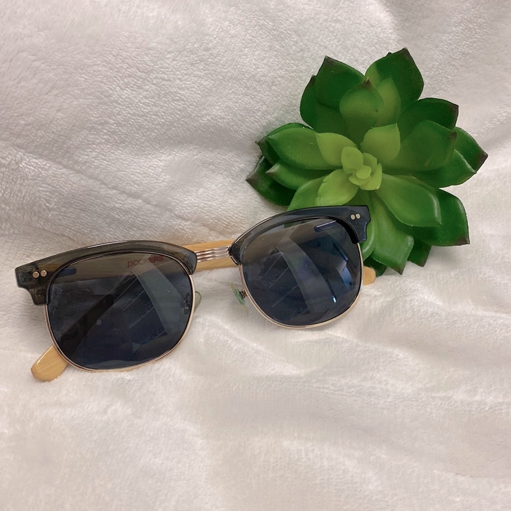 Wood and metal sunglasses 🕶